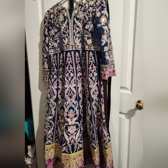 Pakistani long gown - Picture 5 of 6